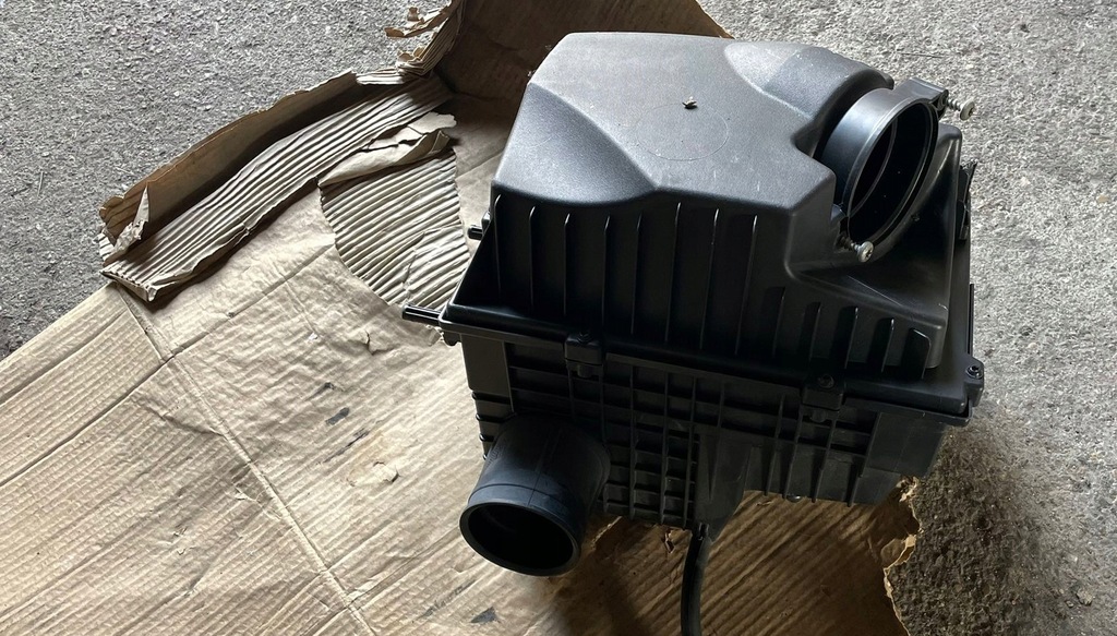 фото №4, Корпус фільтра повітря renault master iv