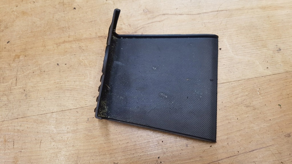 Купить Резиновый элемент вкладыш бардачка opel astra j рестайлинг