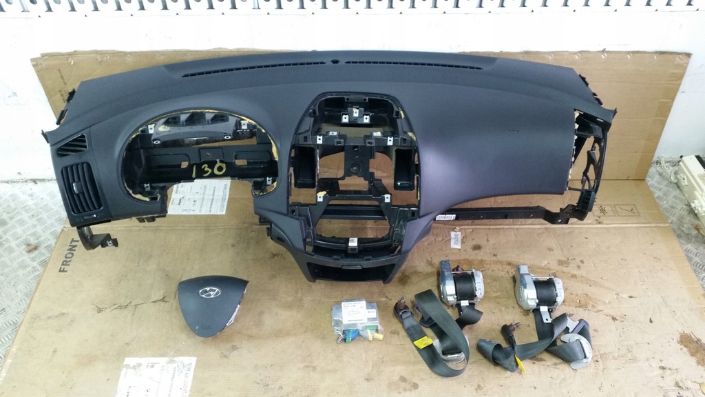 фото №1, Hyundai i 30 приборная панель приборная панель ремни подушки безопасности