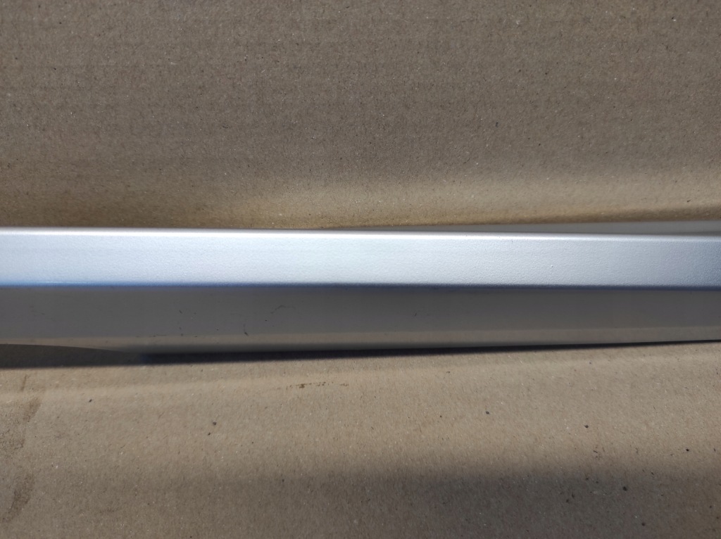 Заглушка накладка рейлінг задні ліве renault clio 3 універсал 8200718705 Недорого