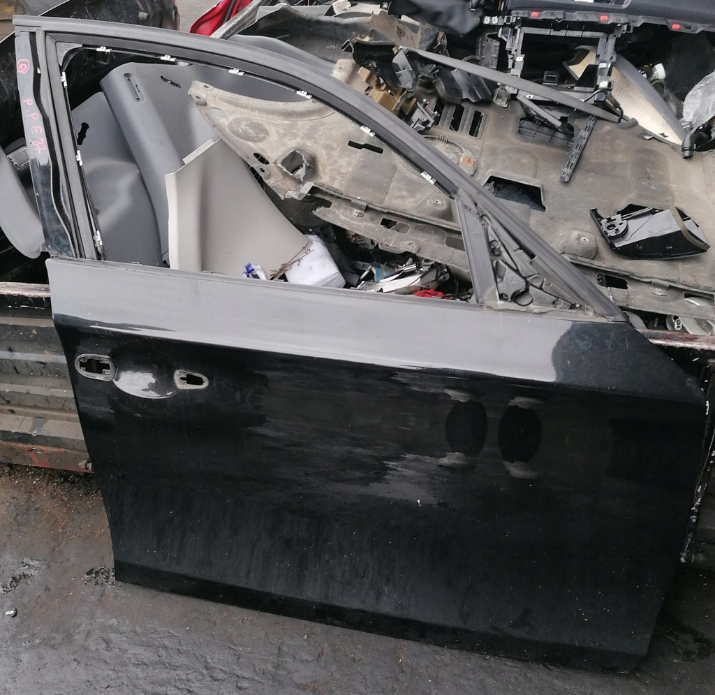 фото №1, Bmw serii 1 e87 06r двері правий перед 668/9 голий