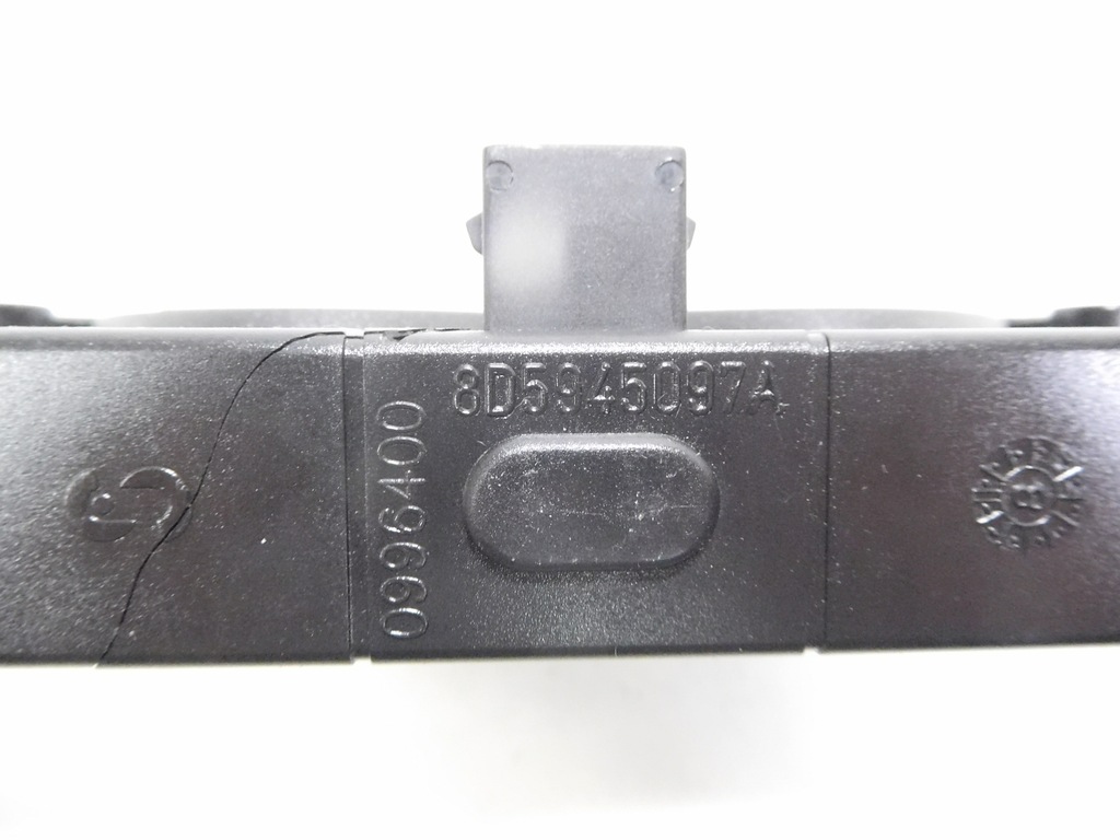 фото №7, Третій світло стоп-сигнал audi a8 d2 оригінальний номер 8d5945122