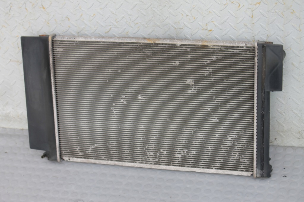 Радиатор воды жидкость toyota auris 1 1.6 16v 06-12 в Украине