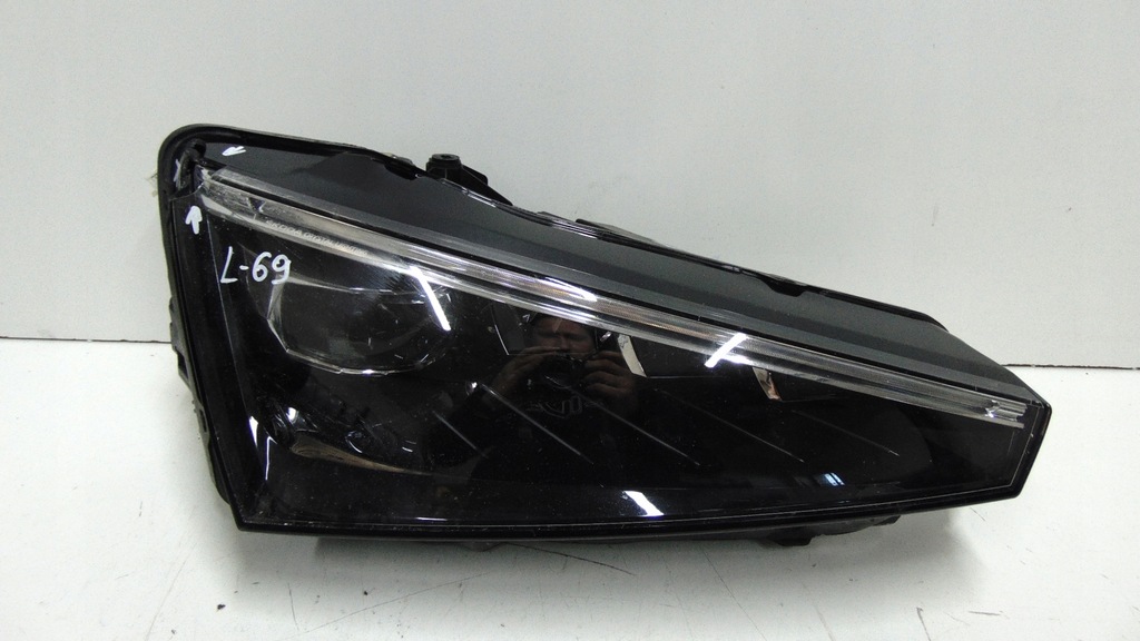 фото №1, Лампа фара правый skoda scala europa