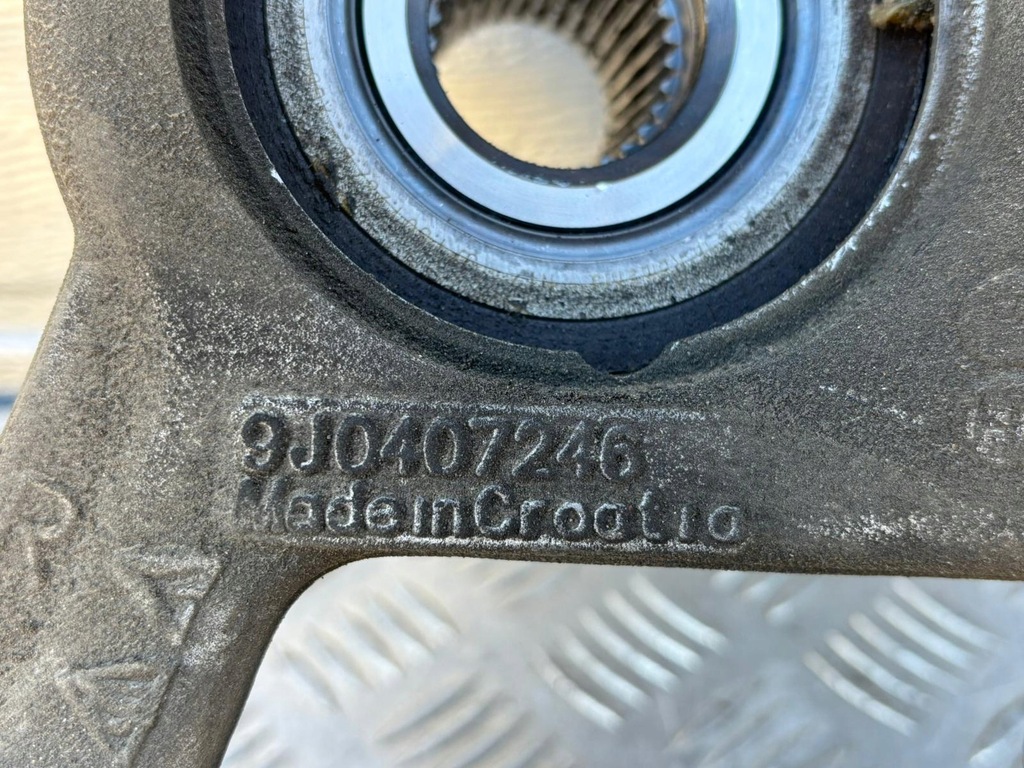 фото №6, Porsche taycan 4s поворотный кулак перед левая правая 9j0407246 9j0407245