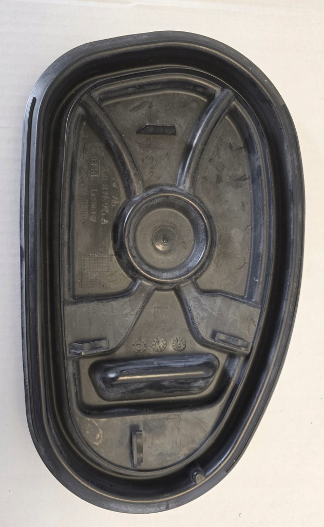 Купити Vw touareg iii ліва заглушка двері 760837915a