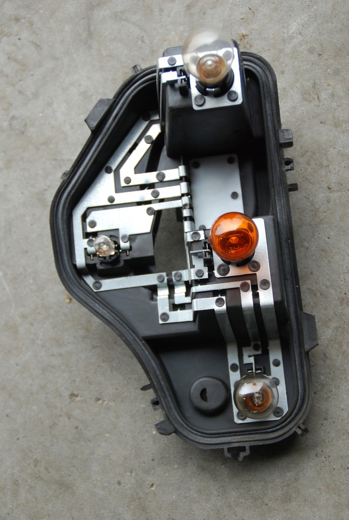 фото №1, C4 cactus lift вкладыш лампы левый задняя