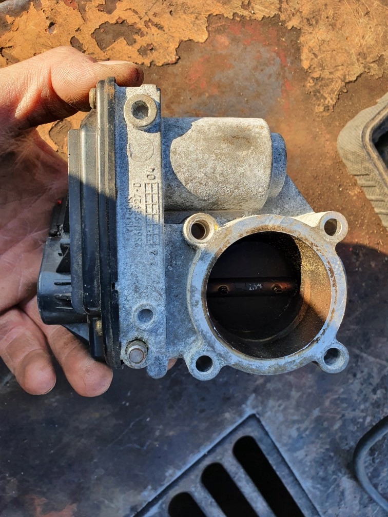 фото №6, Дроссельная заслонка ford 1305043-0556744l ford focus mk1