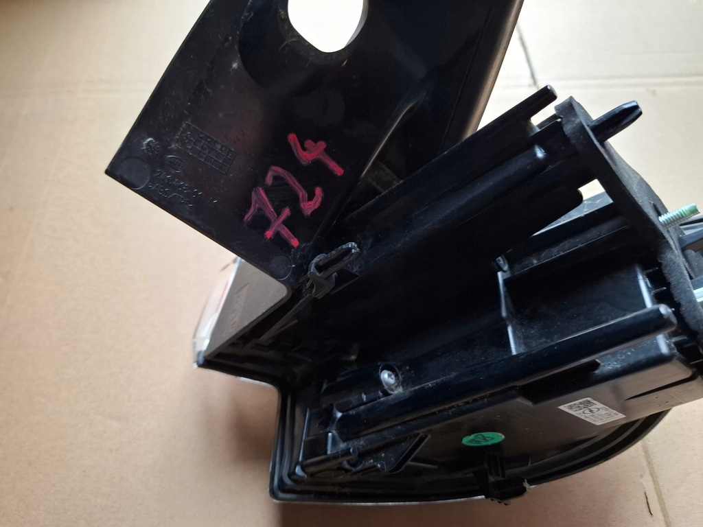 фото №7, Лампа задня opel mokka ii b оригінал гарний стан