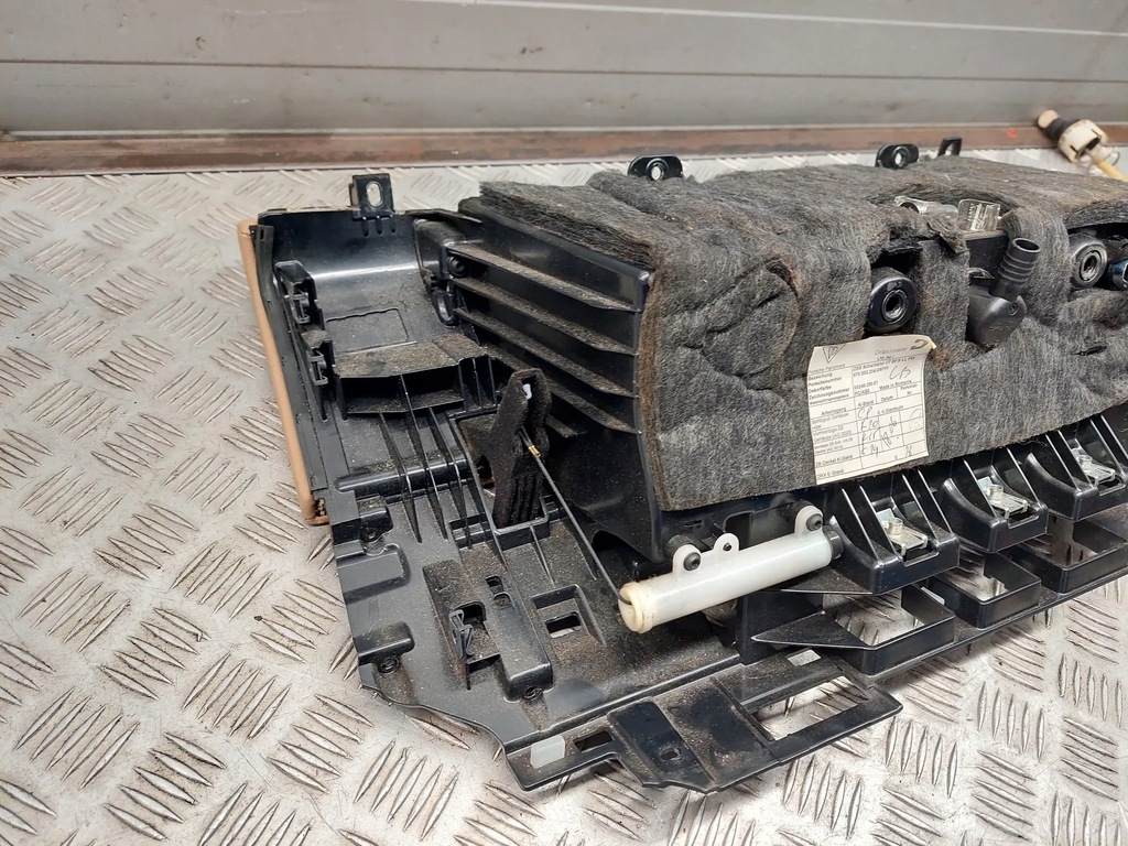 фото №5, Porsche panamera 970 97055220408 перед сторона права бардачки, полиця