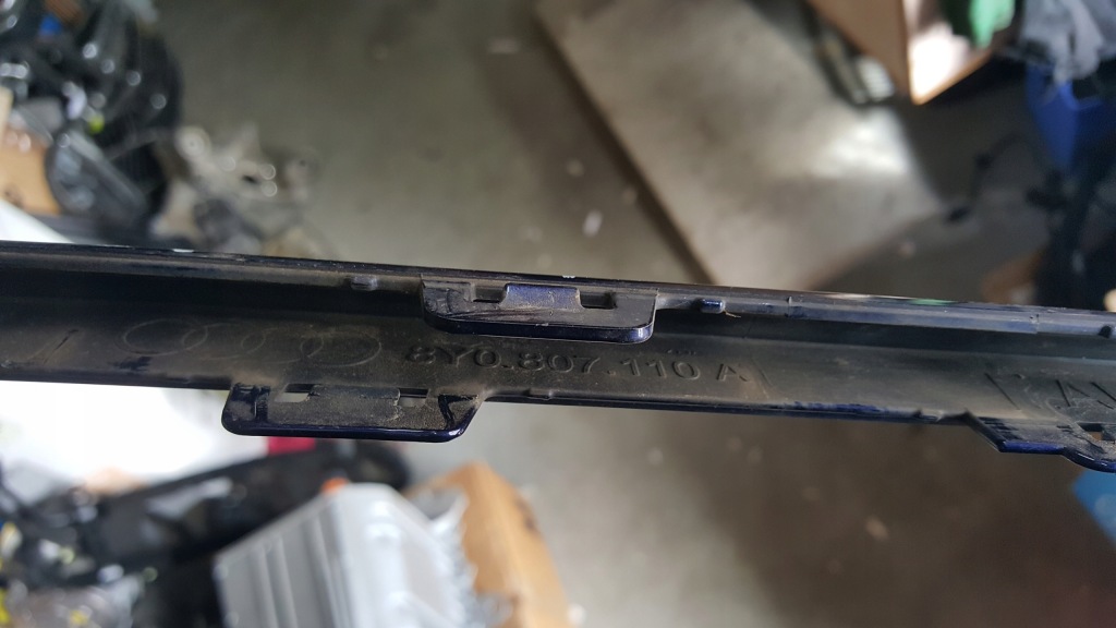 фото №11, Молдинг бампера передній audi a3 8y0807110a демонтаж