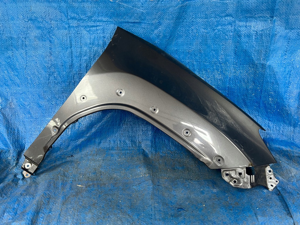 фото №1, Toyota yaris cross правый передний крыло