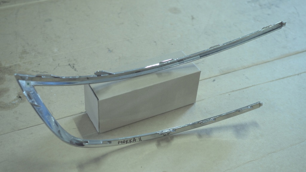 фото №3, Mokka b 2 ii 21- рамка молдинг лампи ліва хром