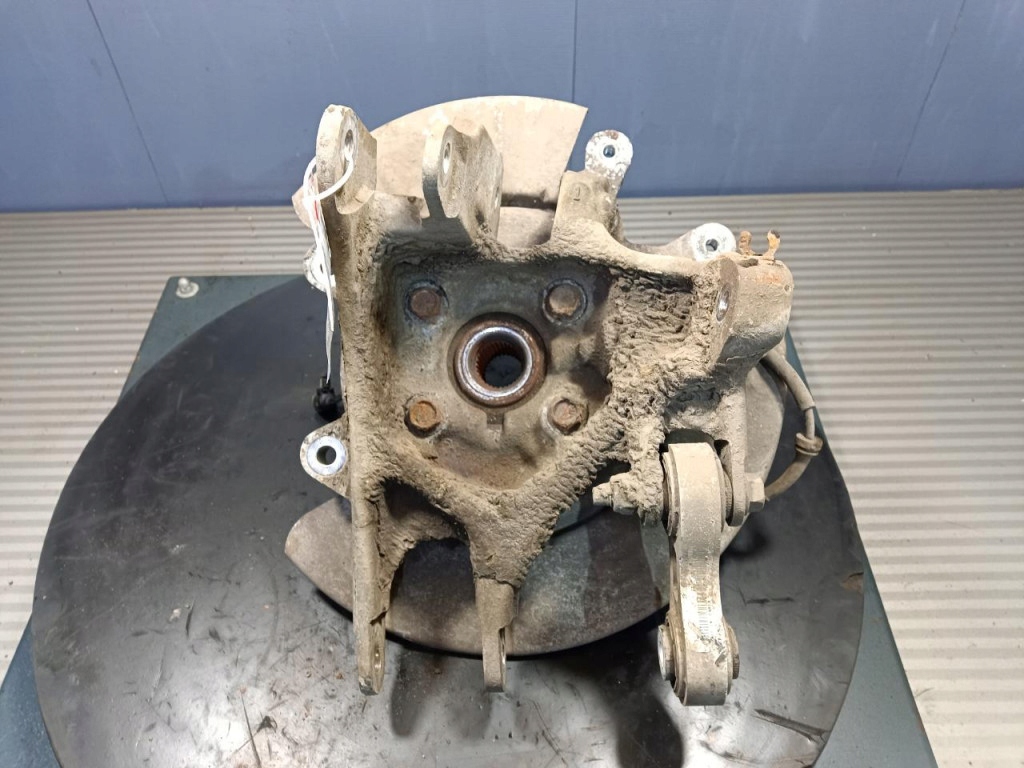 Tesla model s поворотний кулак ліва задня ступиця в Україні