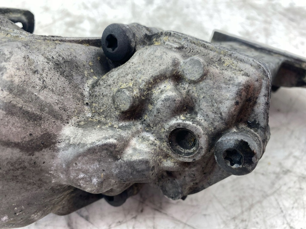 фото №8, Mercedes-benz e w211 2007 кронштейн / кронштейн фильтра масла