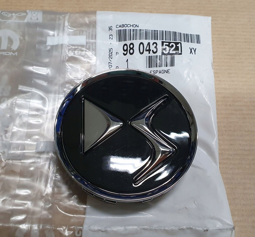 фото №1, Накладка болти колеса 98043521xy czarna citroen ds3/7/cossback /d8 оригінал