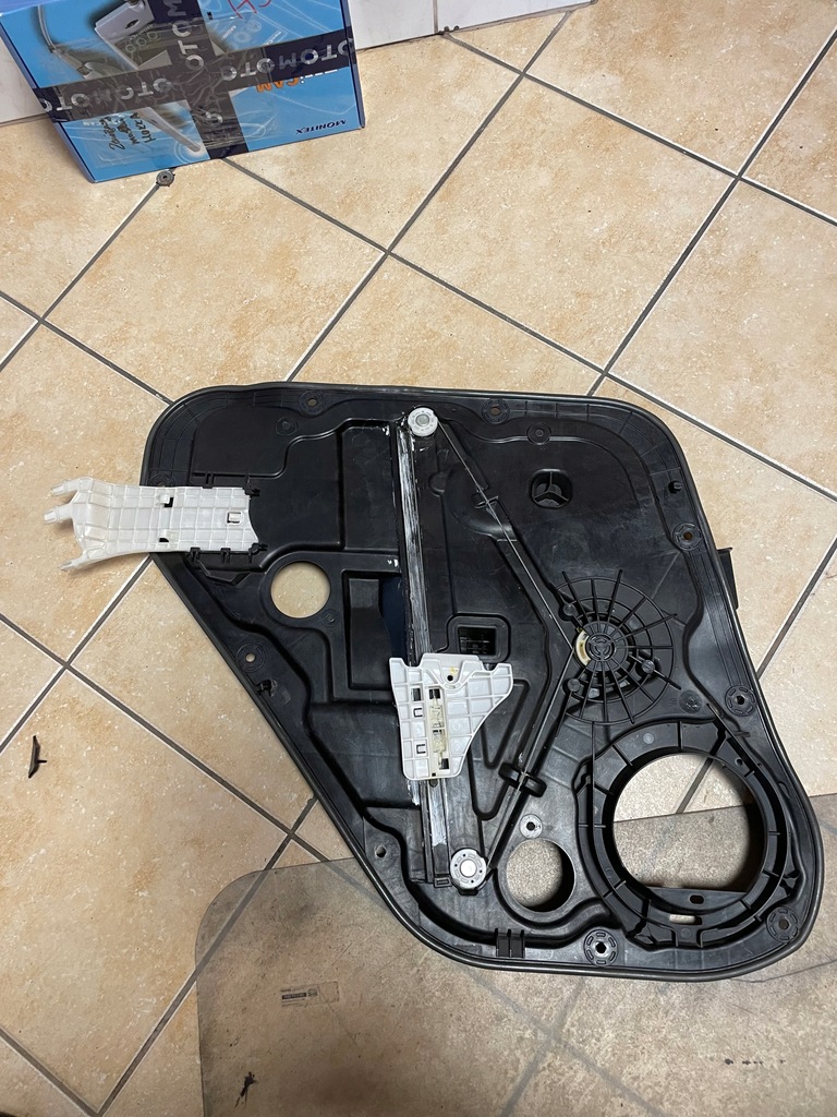 фото №6, Підйомник скло правий задня kia soul ii 14-17