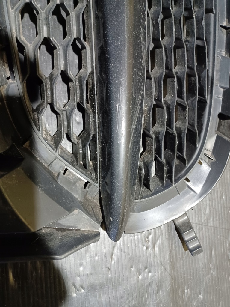 Решётка бампера правая jaguar xf x260 r sport gx6m-8b289-d Недорого