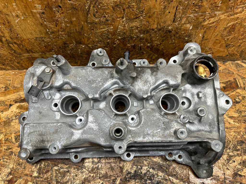 фото №1, Крышка клапанов clio captur sandero ii 132647109r