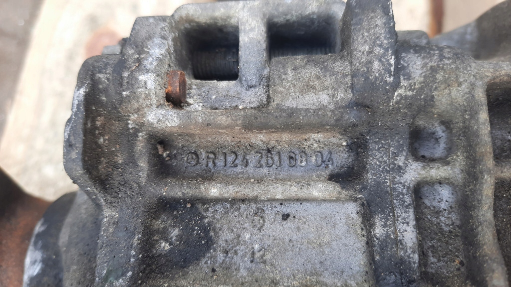Коробка передач передач 1242606401 mercedes w124 2.5d 113km Цена