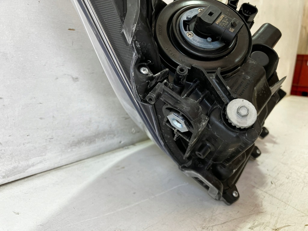 фото №15, Corolla e21 sedan лампа перед ліва звичайна led