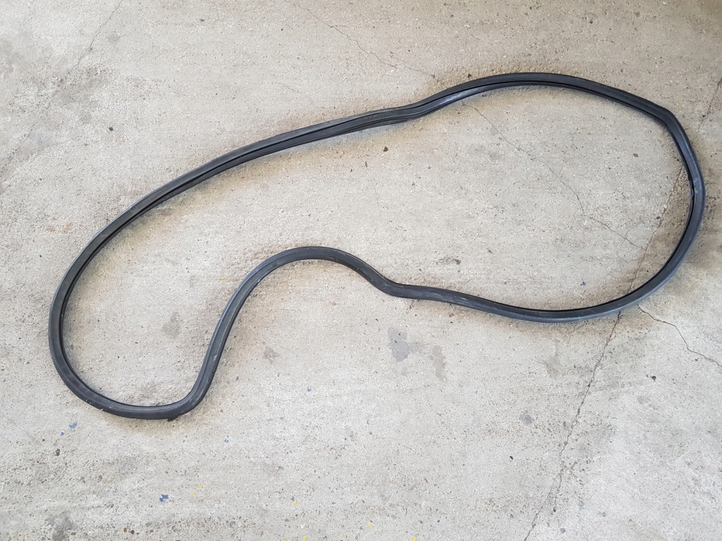 Прокладка гумовий кронштейн рамка кузовна скло перед лобове bmw e30 Недорого