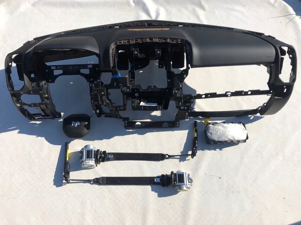 фото №1, Dodge ram приборная панель приборная панель консоль подушки безопасности ремни