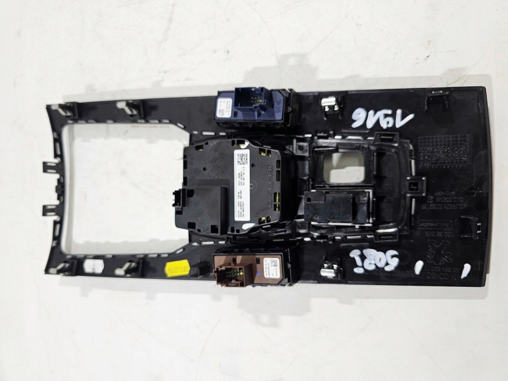 фото №10, Рамка туннель peugeot 508 i rxh sw #1916