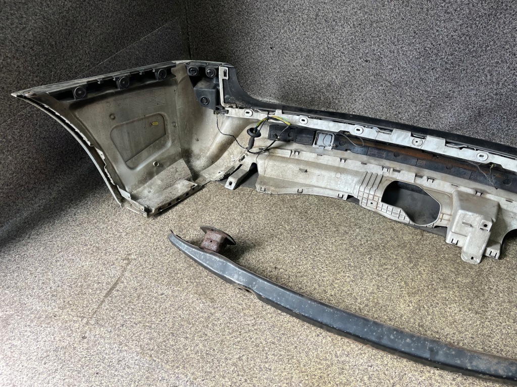 Бампер задний балка pdc задняя mpakiet 354/7 titansilber bmw x3 e83 в Украине