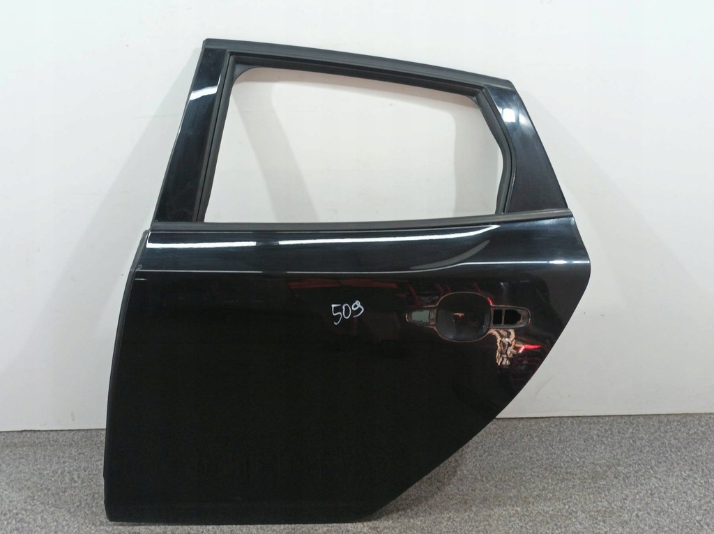 фото №1, Дверь левая задняя чёрные volvo v40 ii 2012-2019