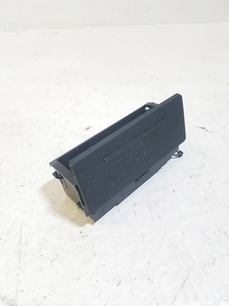 Купить Пепельница audi оригинальный номер 4b0857405