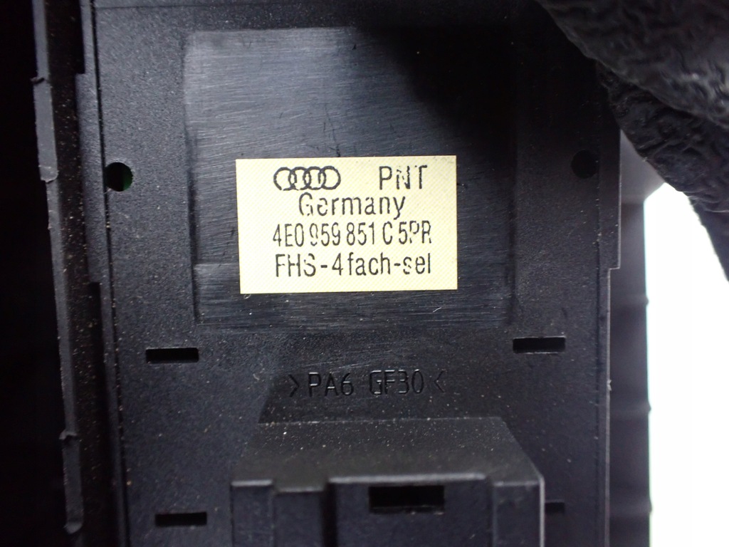 фото №11, Обшивка кронштейн ручка двері лівий перед audi s8 d3 5.2 fsi