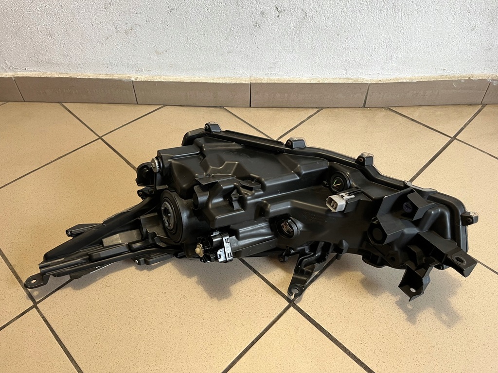 фото №15, Toyota corolla e21 e-21 sedan лампа передняя правая