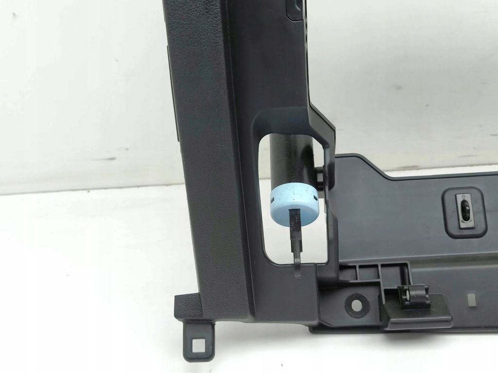 фото №7, Hyundai kona i 2019 element панели приборной панели / dół