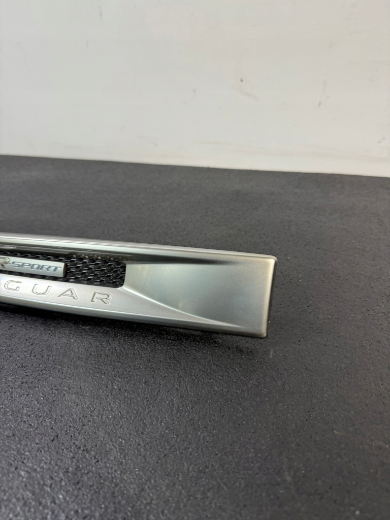 фото №4, Jaguar xe молдинг крила ліва gx73-280b11 r-sport