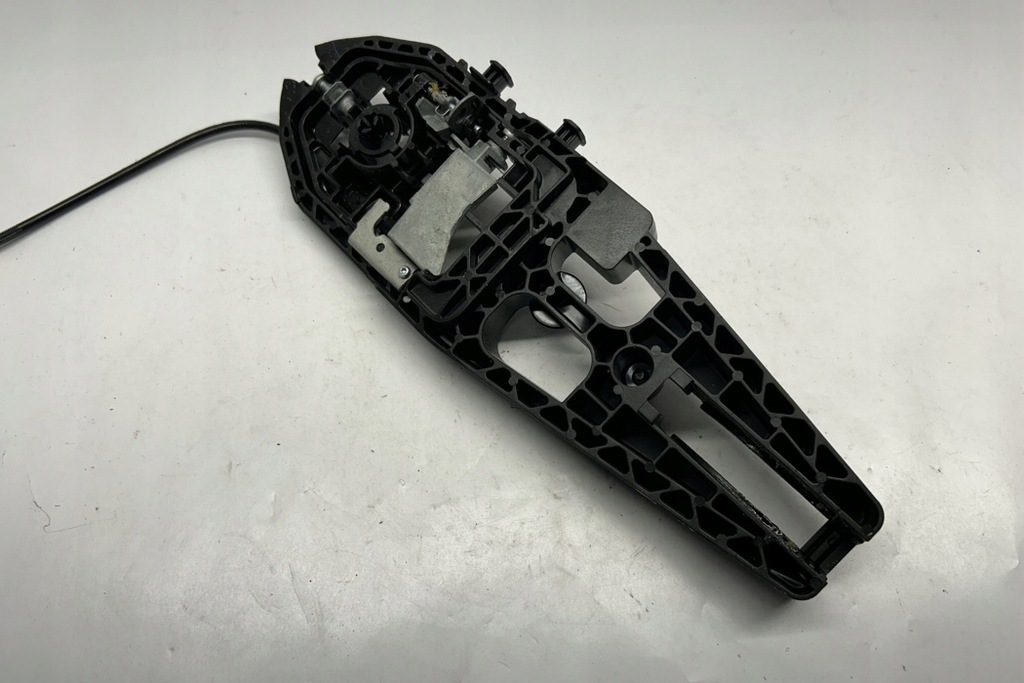 фото №11, Рамка ручка передніх правих двері ford usa mustang coupe kr3b6322464bb