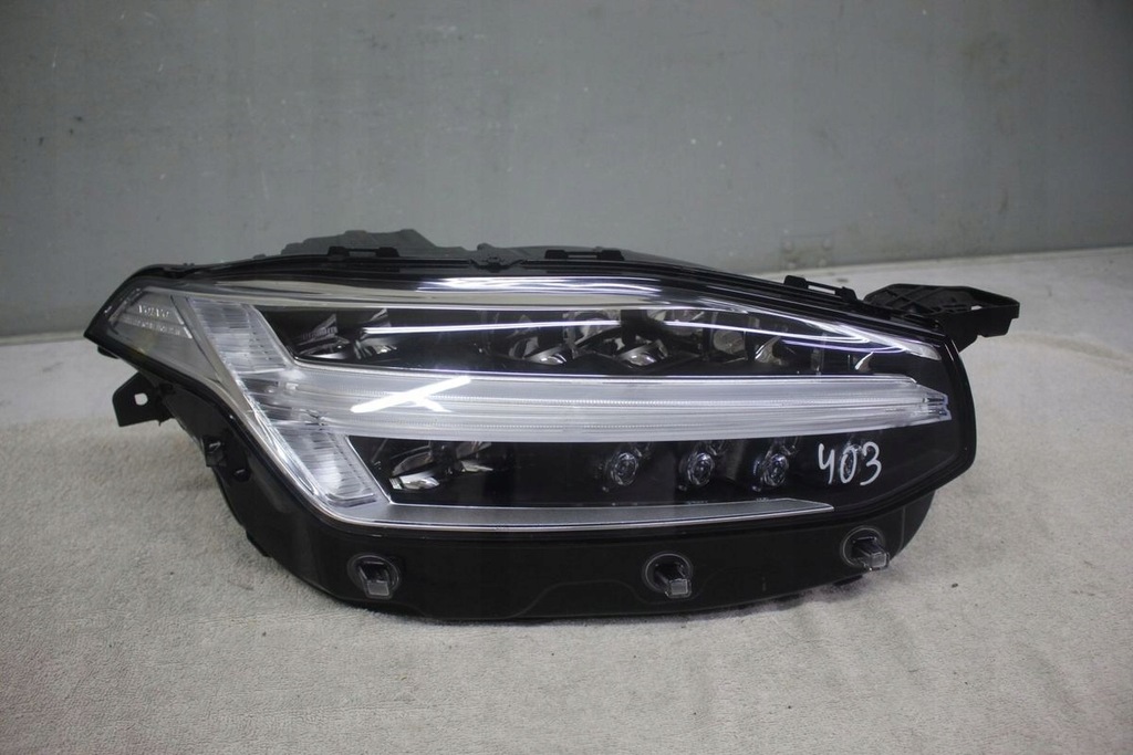 фото №1, Лампа права volvo xc90 full led 31468583