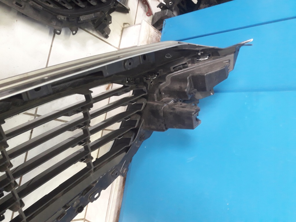 фото №8, Mazda 6 gj lift 2015-2018 решітка радіатора оригінал скляний значок носик хром