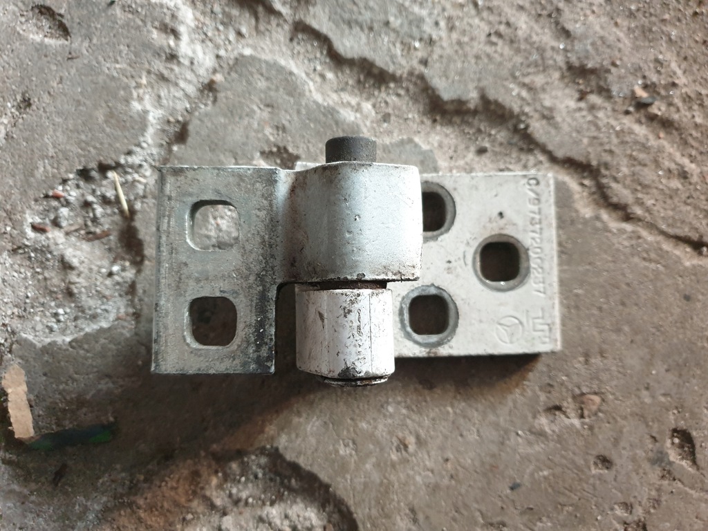 фото №1, Atego axor 2 петля дверь правый kpl oem