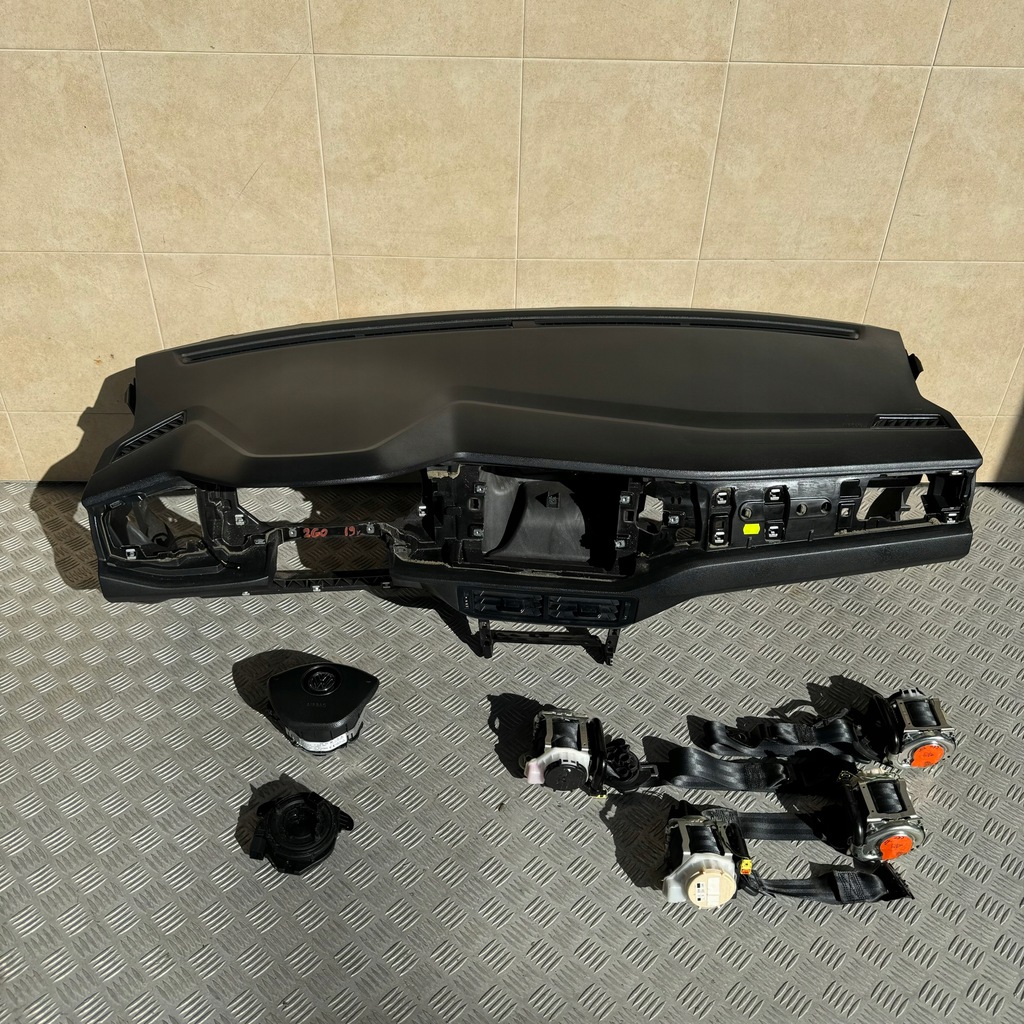 фото №1, Панель приладів комплектна подушка безпеки консоль ремені панель приладів vw volkswagen polo r-line 2g0