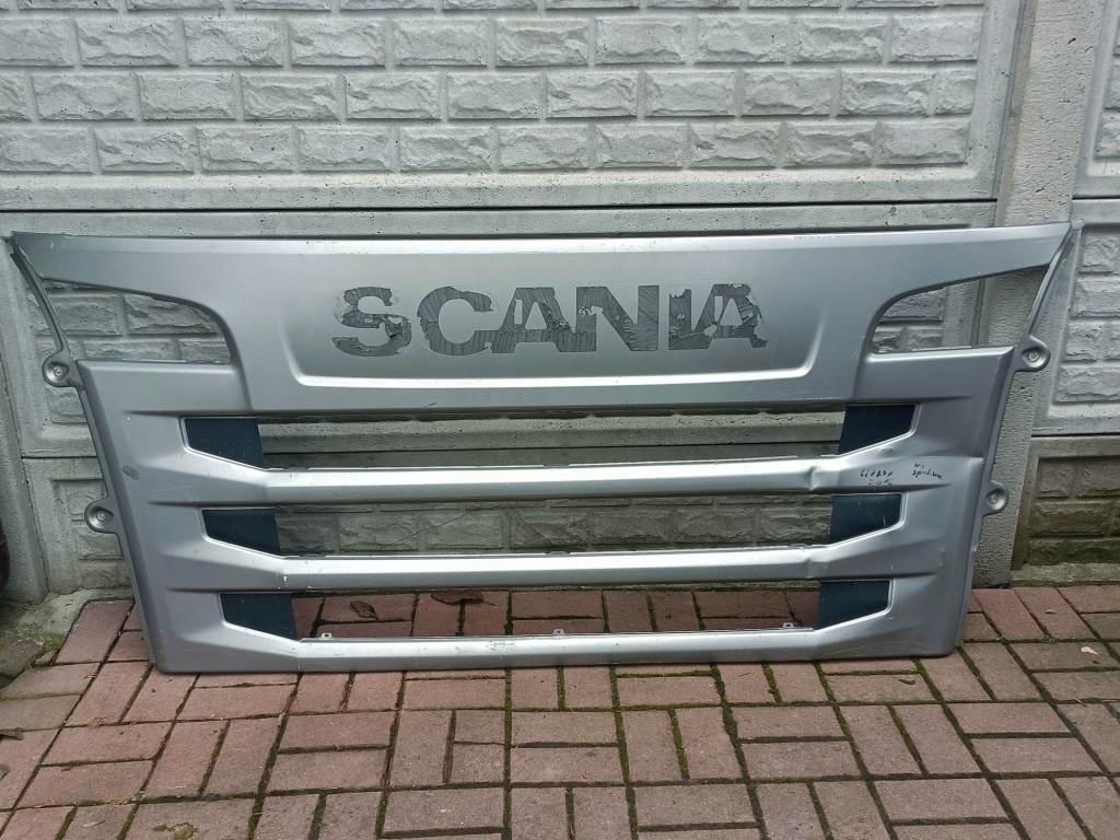 Решітка  капот scania streamline xpi кришка накладка поперечина в Україні
