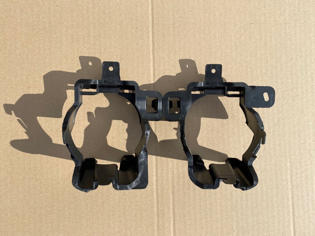 фото №1, Peugeot 208 i 2012 - тримачі na протитуманні фари комплект