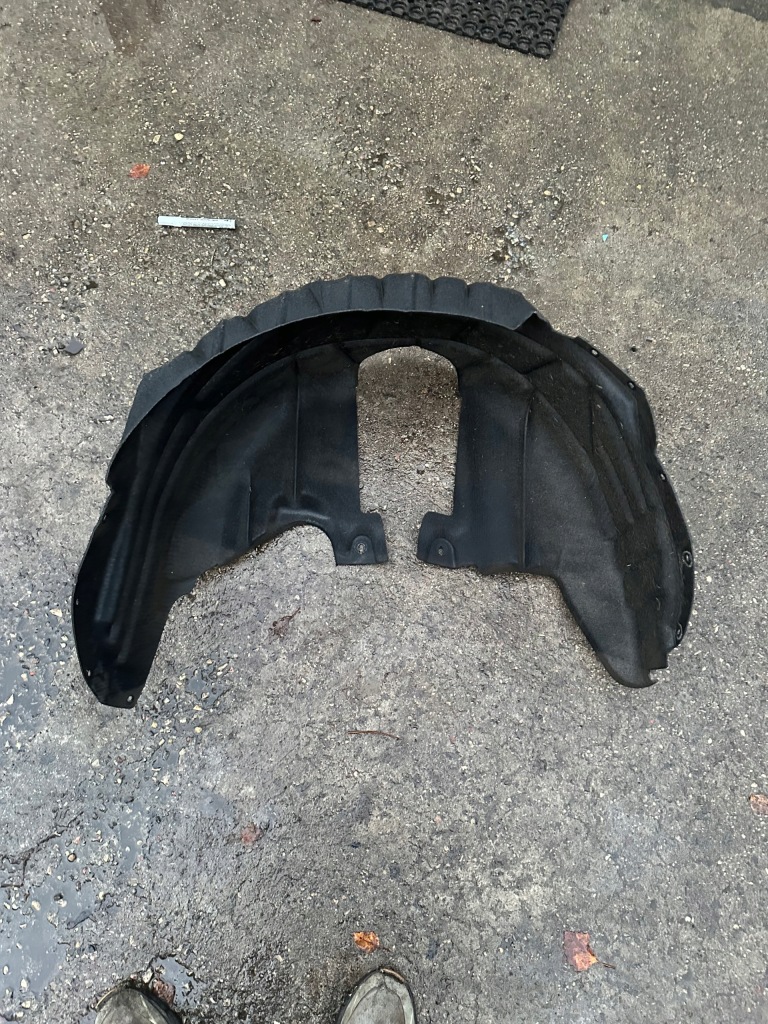 Купить Volvo v40 2 подкрылок левое задняя 31265975