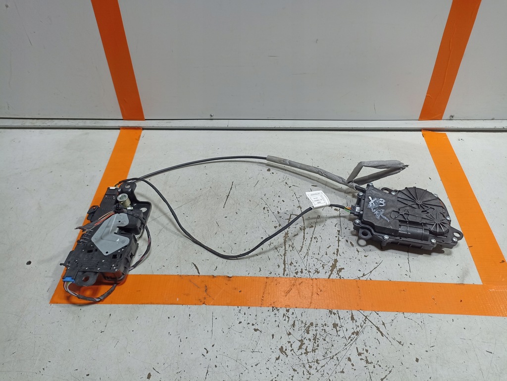 фото №1, Bmw x3 g01 замок крышки доводчик 7383561 7357112