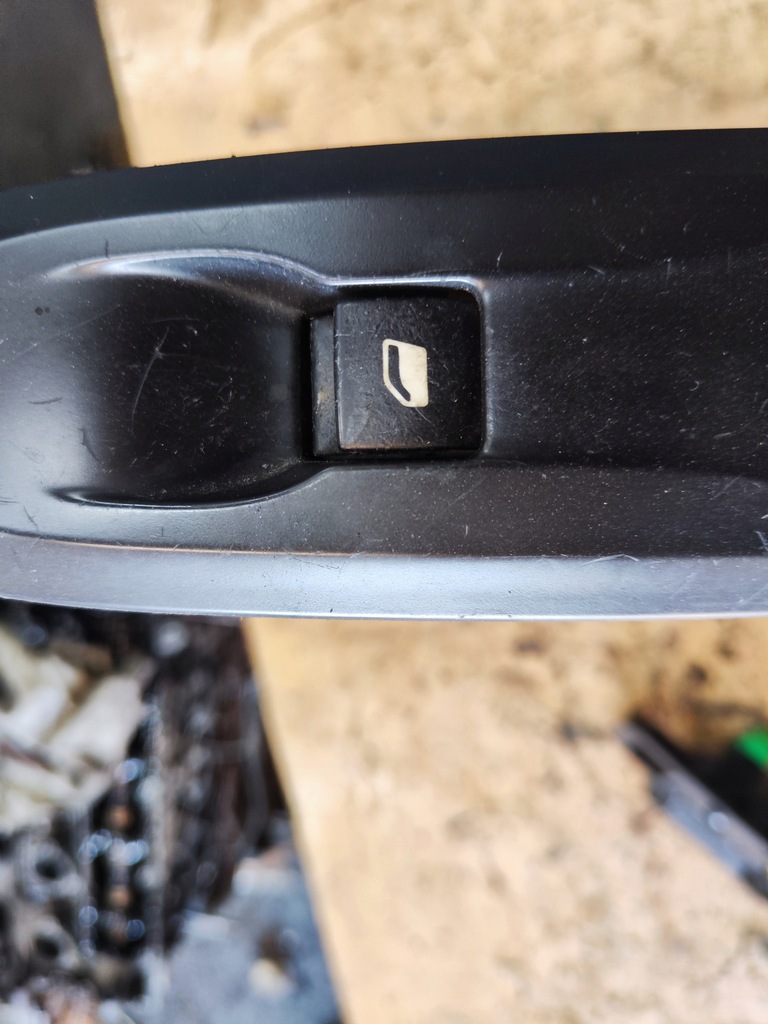 фото №1, Citroen c4 ii b7 10- перемикач вікон правий перед передній