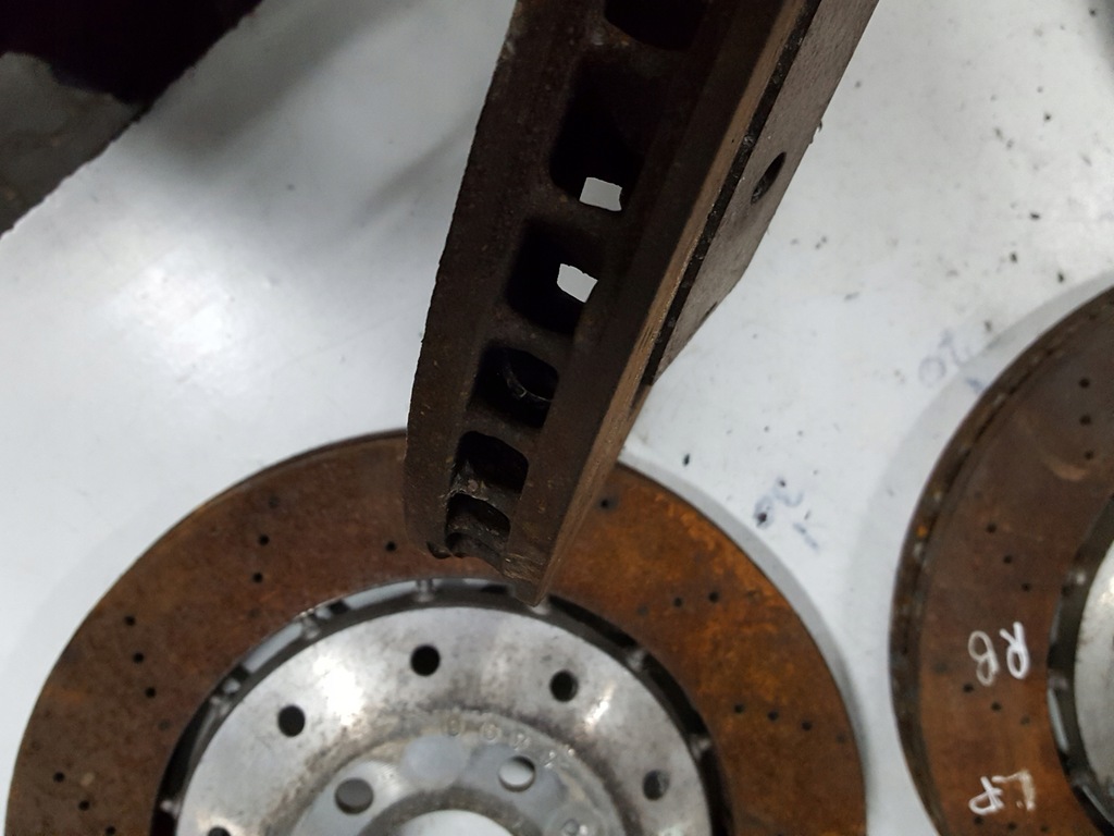 фото №6, Audi r8 420 06r- тормоза тормозные диски суппорты