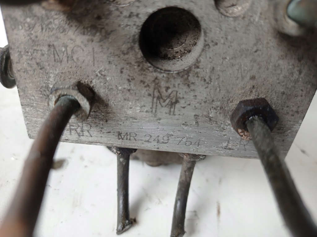 фото №5, Насос abs mitsubishi carisma mr249754