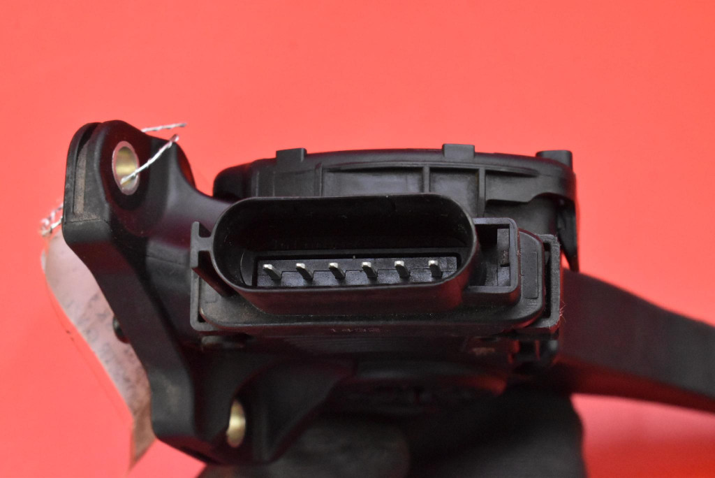 фото №10, Потенціометр педаль газу eu 31329062 volvo xc60 1 i 2.0 d4 163 km 08-13