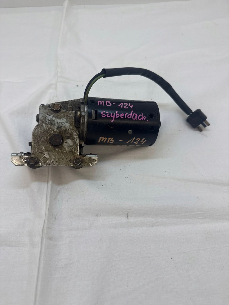 Б/у оригинальный моторчик люк mercedes-benz w126 w123 0390251699 в Украине