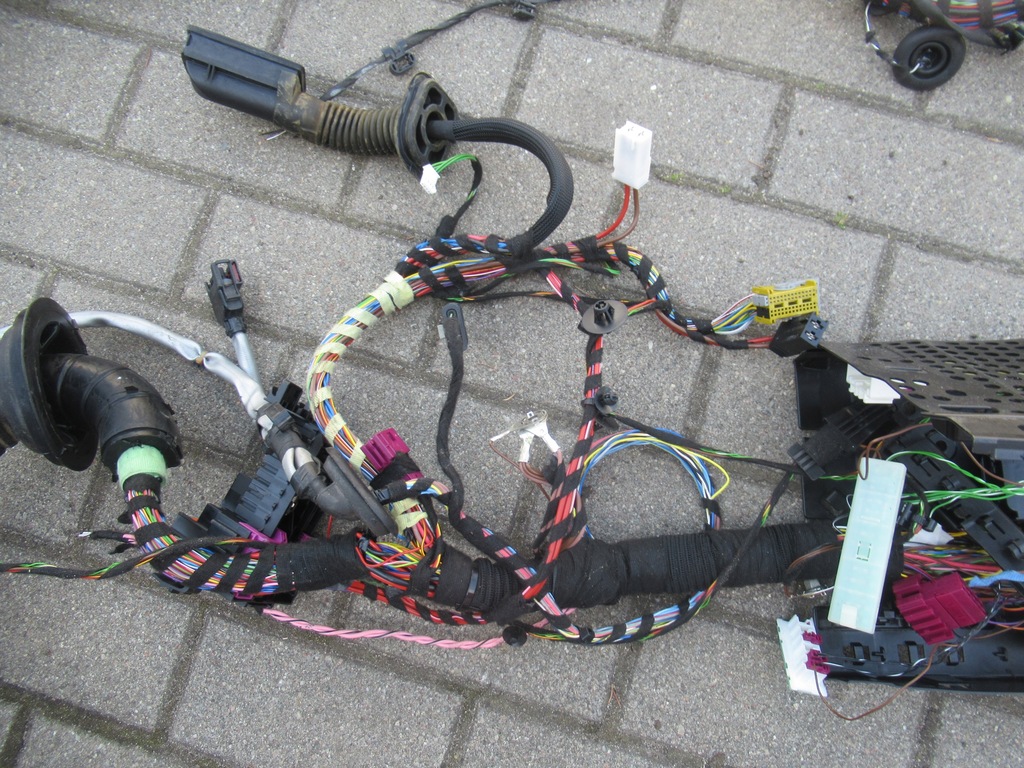 фото №9, Mercedes w205 amg 4.3 електропроводка салону